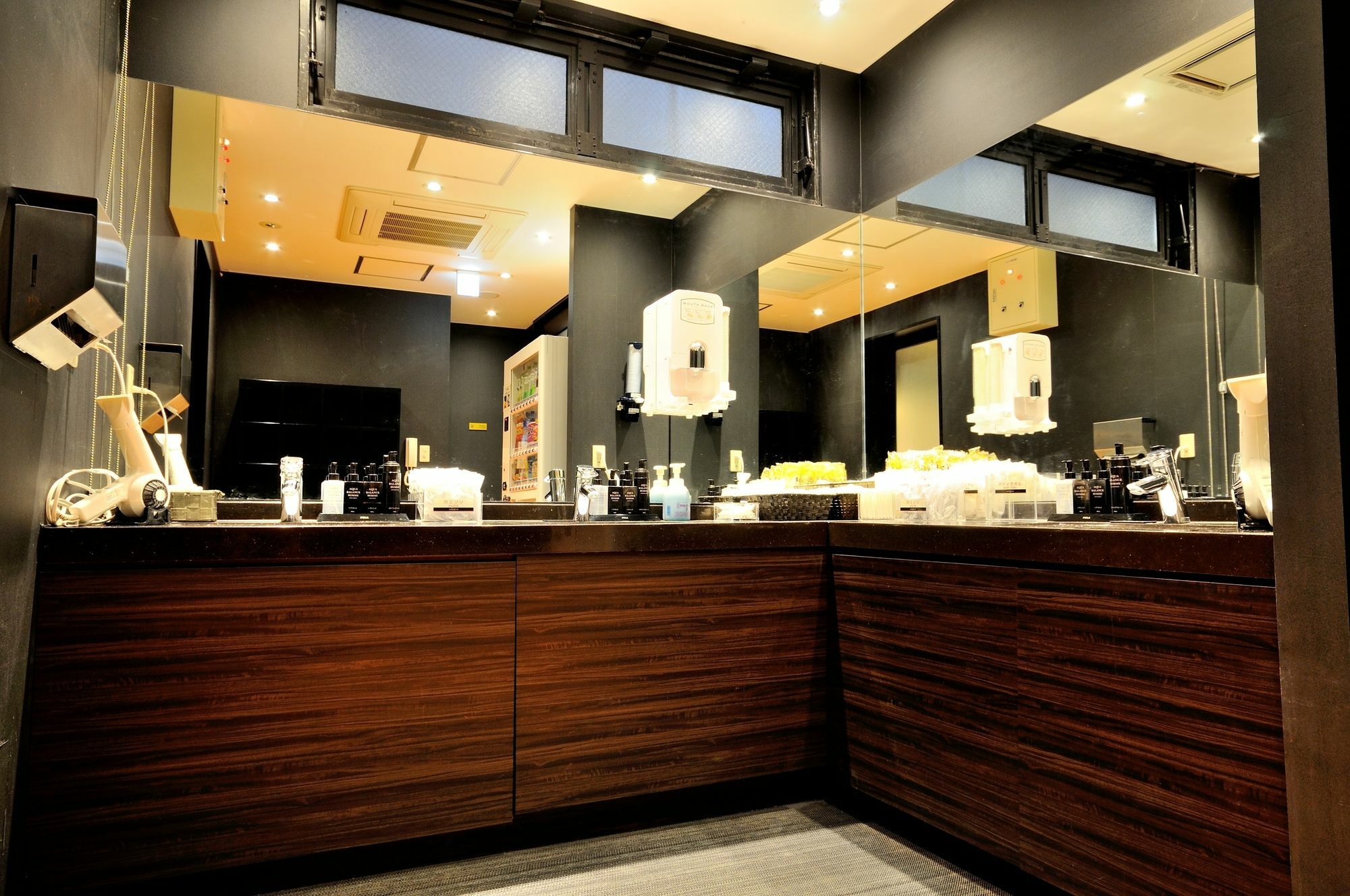 Spa&capsule Grandpark Kitasenju Capsulehotel Tokio